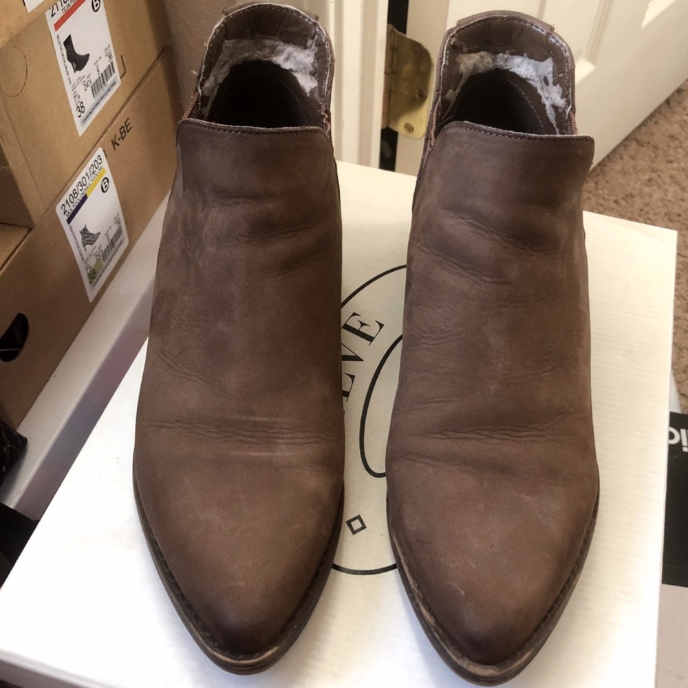 Steve Madden Ayce Chelsea Boot - Picture 2 of 8